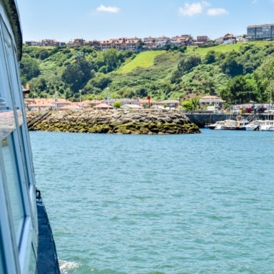 Paseo en barco por Suances - Actitur