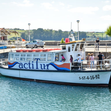 Paseo en barco por Suances - Actitur